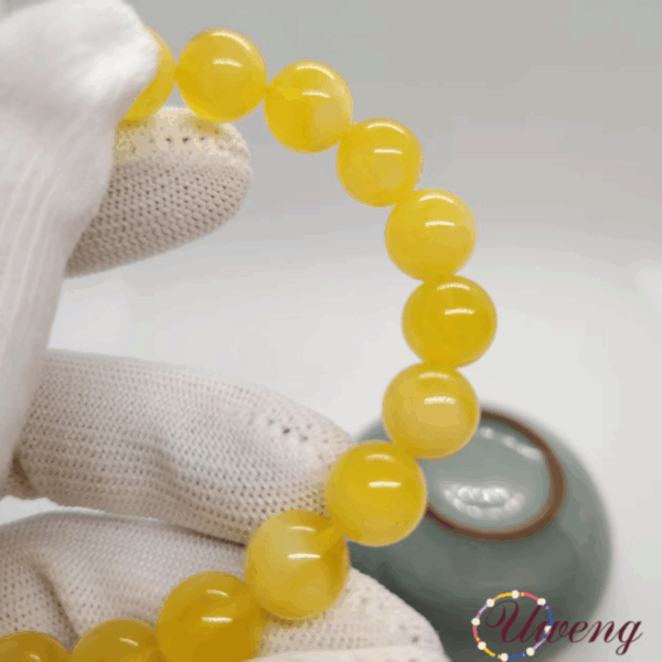 Light yellow semi-transparent amber bracelet - Image 4